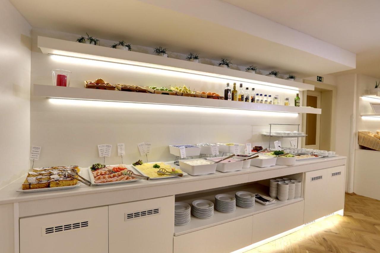 Astoria & Medical Hotel 4*